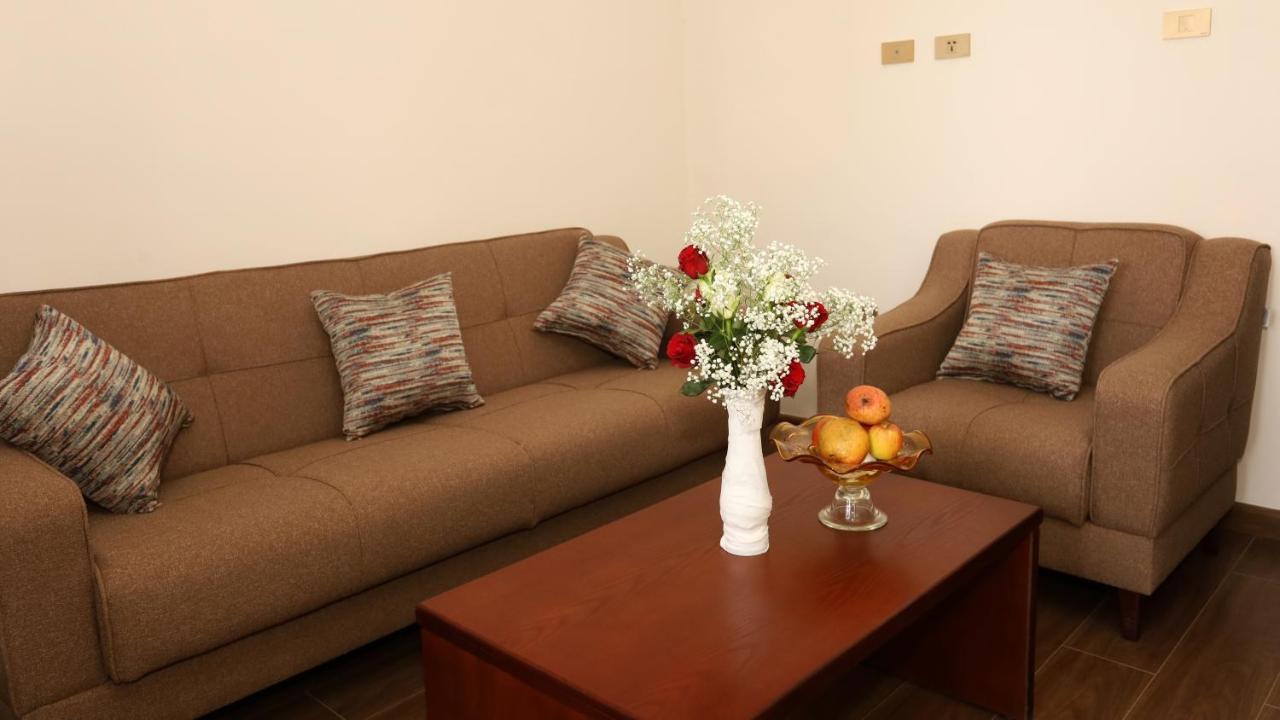 Black Horse Hotel Apartment Addis Ababa Bagian luar foto
