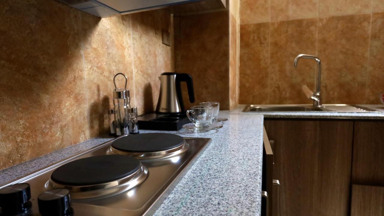 Black Horse Hotel Apartment Addis Ababa Bagian luar foto