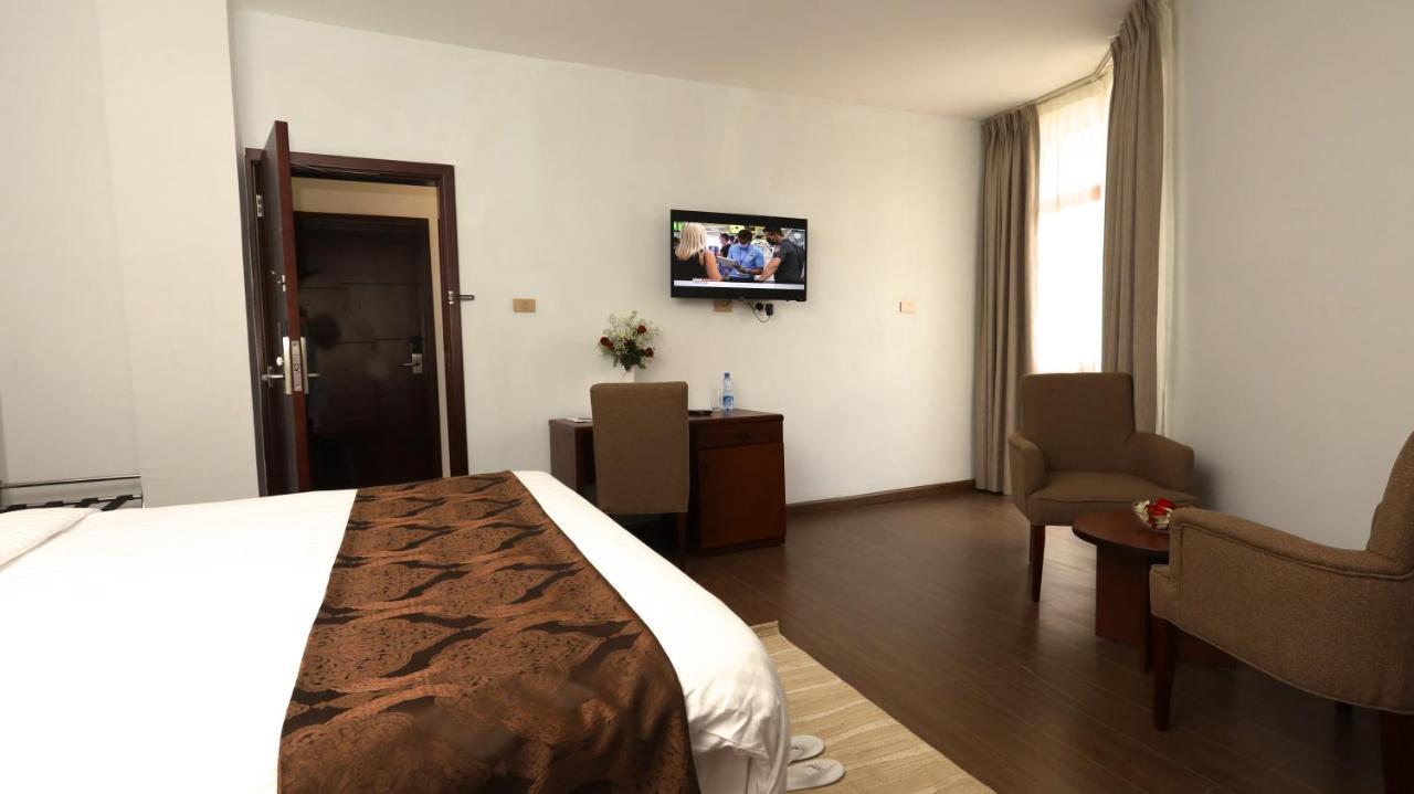 Black Horse Hotel Apartment Addis Ababa Bagian luar foto