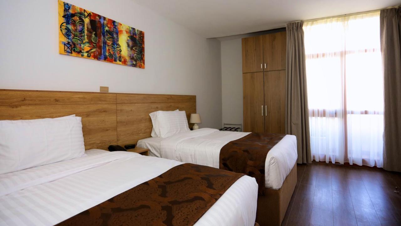 Black Horse Hotel Apartment Addis Ababa Bagian luar foto