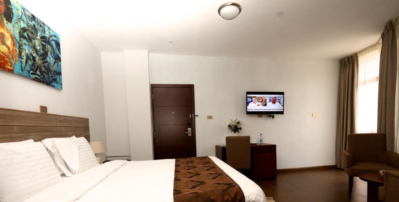 Black Horse Hotel Apartment Addis Ababa Bagian luar foto
