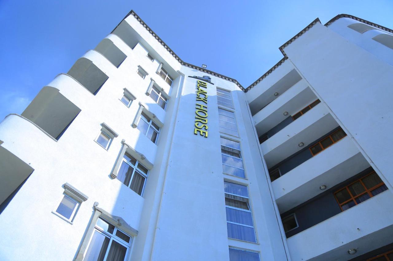 Black Horse Hotel Apartment Addis Ababa Bagian luar foto