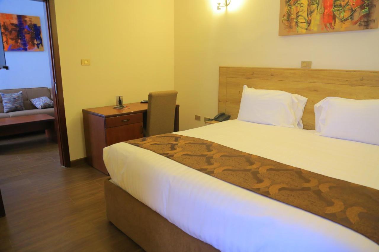Black Horse Hotel Apartment Addis Ababa Bagian luar foto
