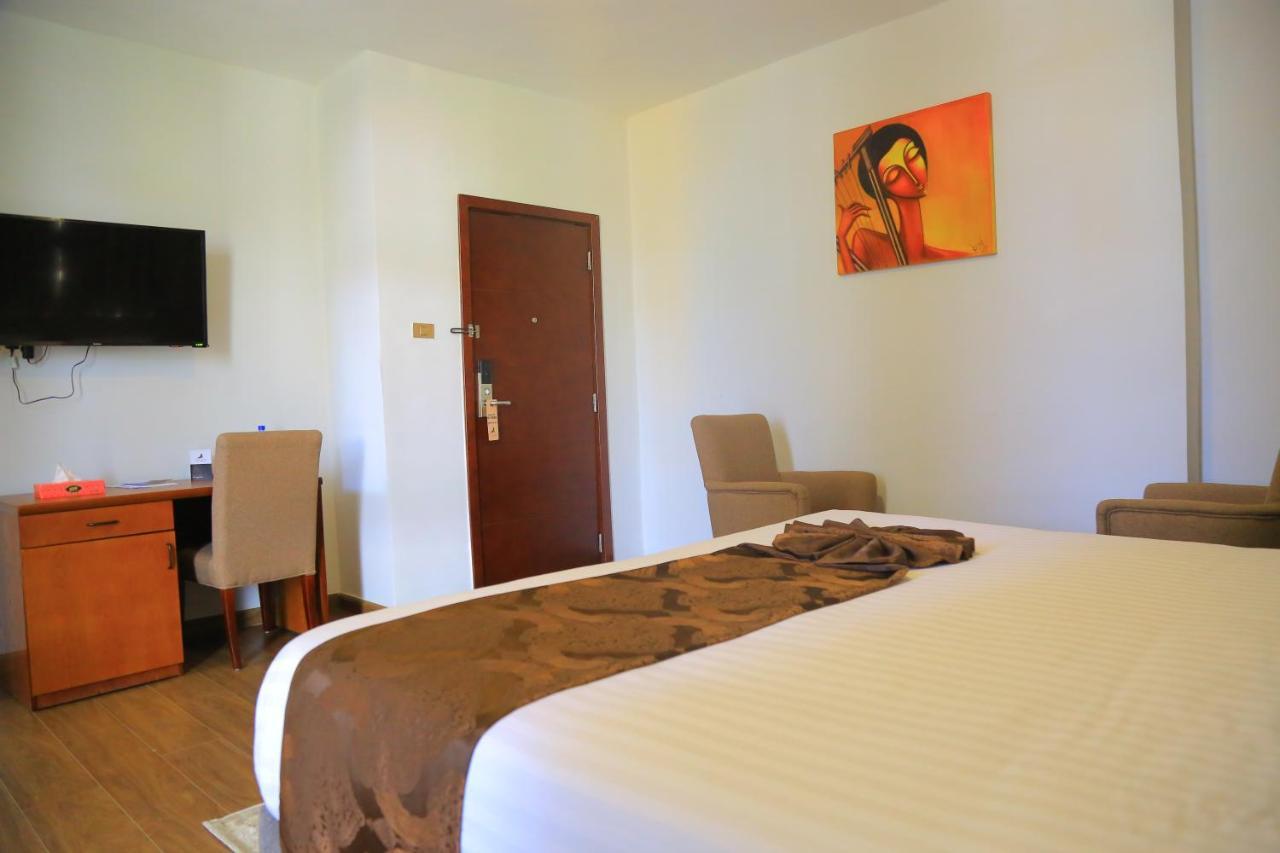 Black Horse Hotel Apartment Addis Ababa Bagian luar foto