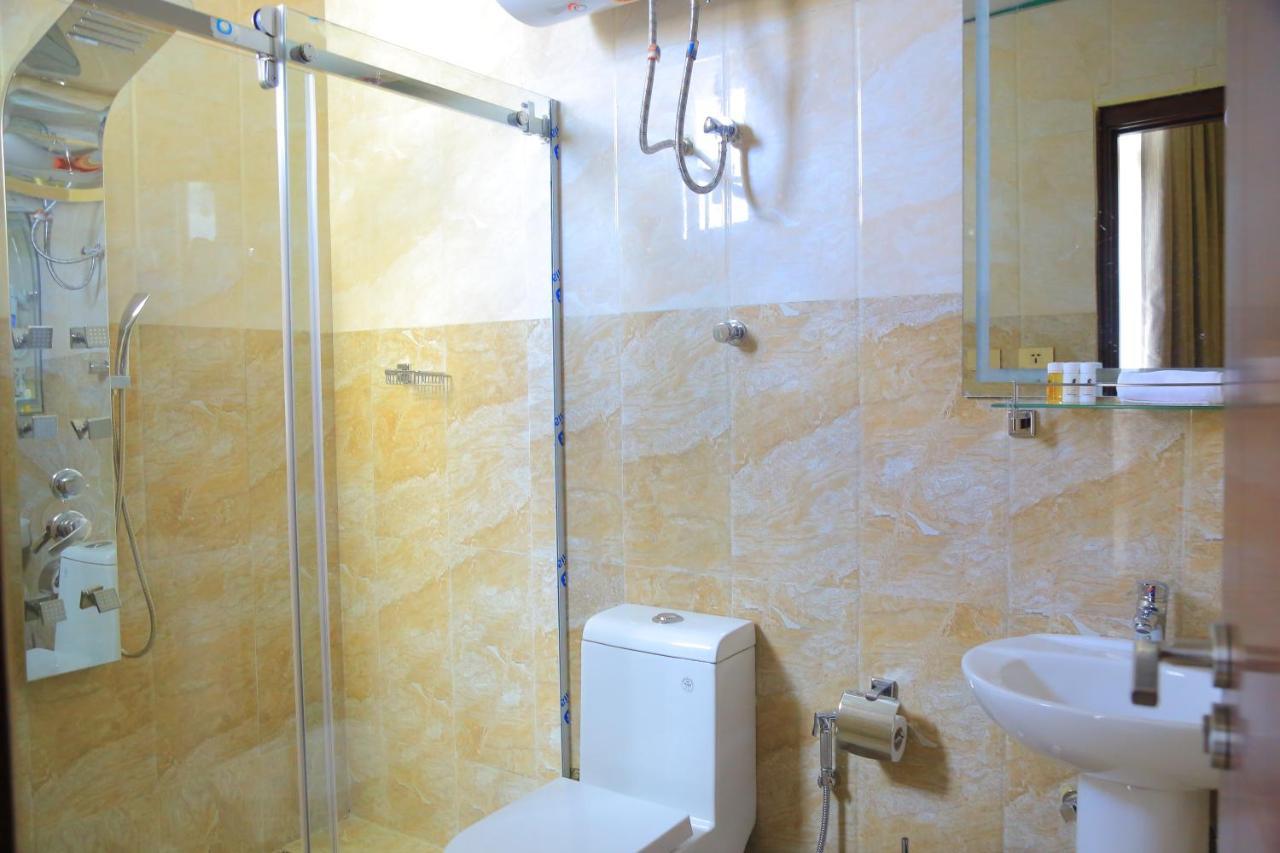 Black Horse Hotel Apartment Addis Ababa Bagian luar foto