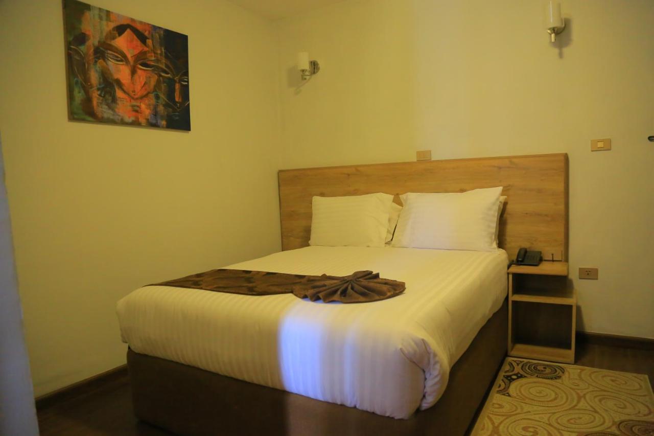 Black Horse Hotel Apartment Addis Ababa Bagian luar foto
