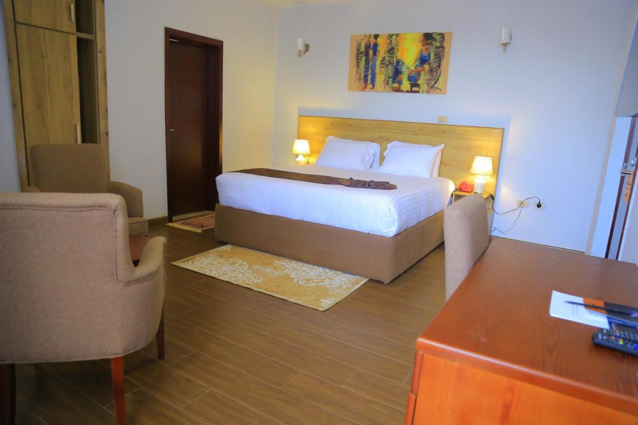 Black Horse Hotel Apartment Addis Ababa Bagian luar foto